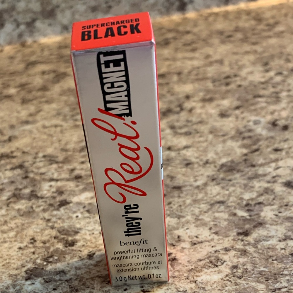 NWT Benefit they’re real magnet black mascara